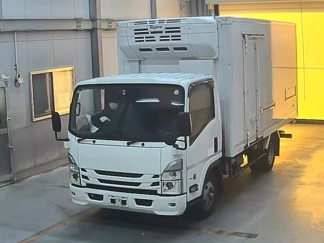 Isuzu Elf 2022