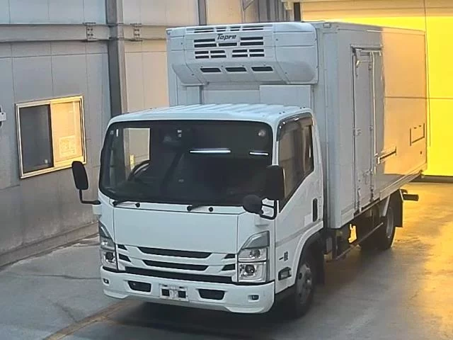 Isuzu Elf 2022