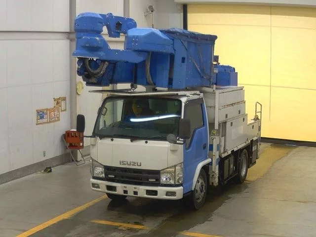 Isuzu Elf 2009