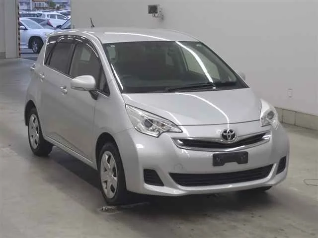 Toyota Ractis 2015