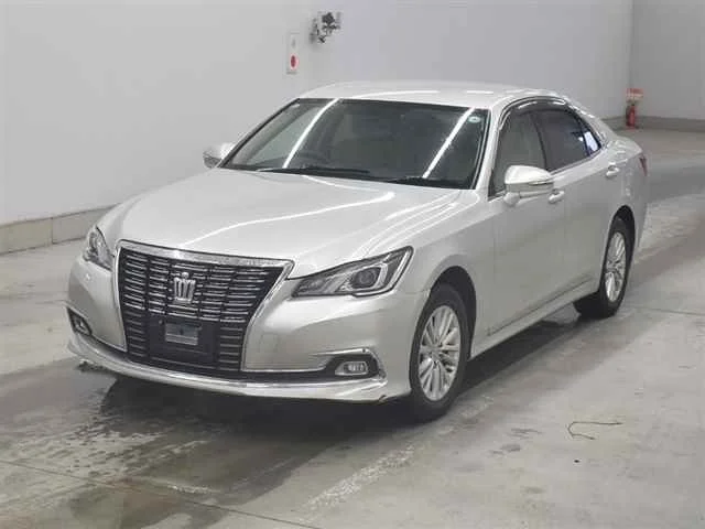 Toyota Crown  с аукциона в Японии