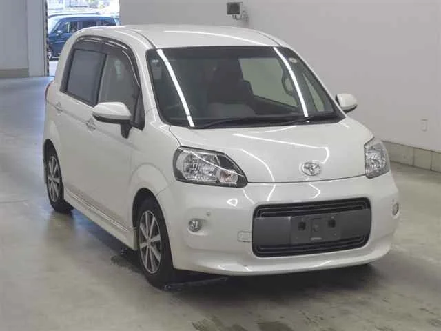 Toyota Porte 2016