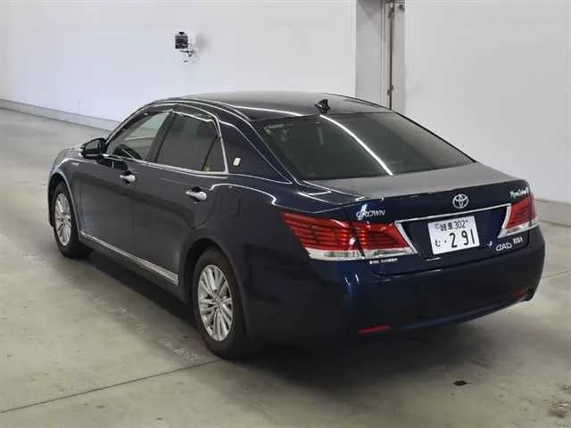 Toyota Crown 2013