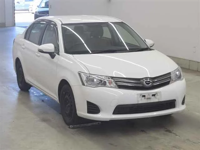 Toyota Corolla Axio 2013