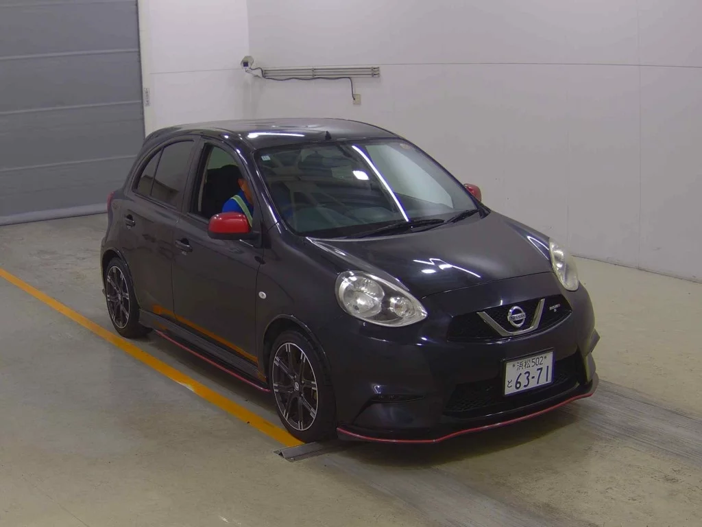 Nissan March 2016