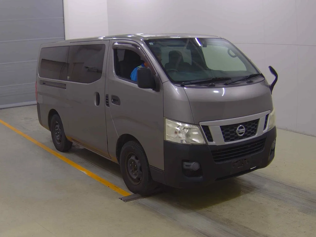 Nissan Caravan 2012