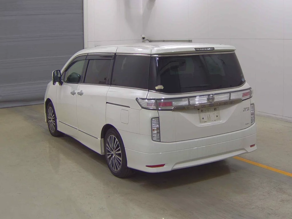 Nissan Elgrand 2014