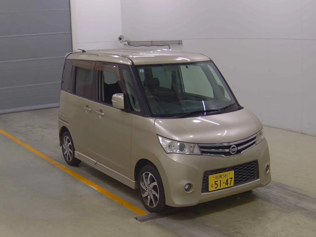 Nissan Roox 2012