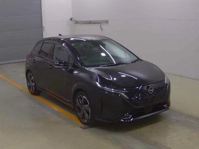 Nissan Aura
