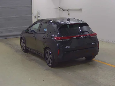 Nissan Aura