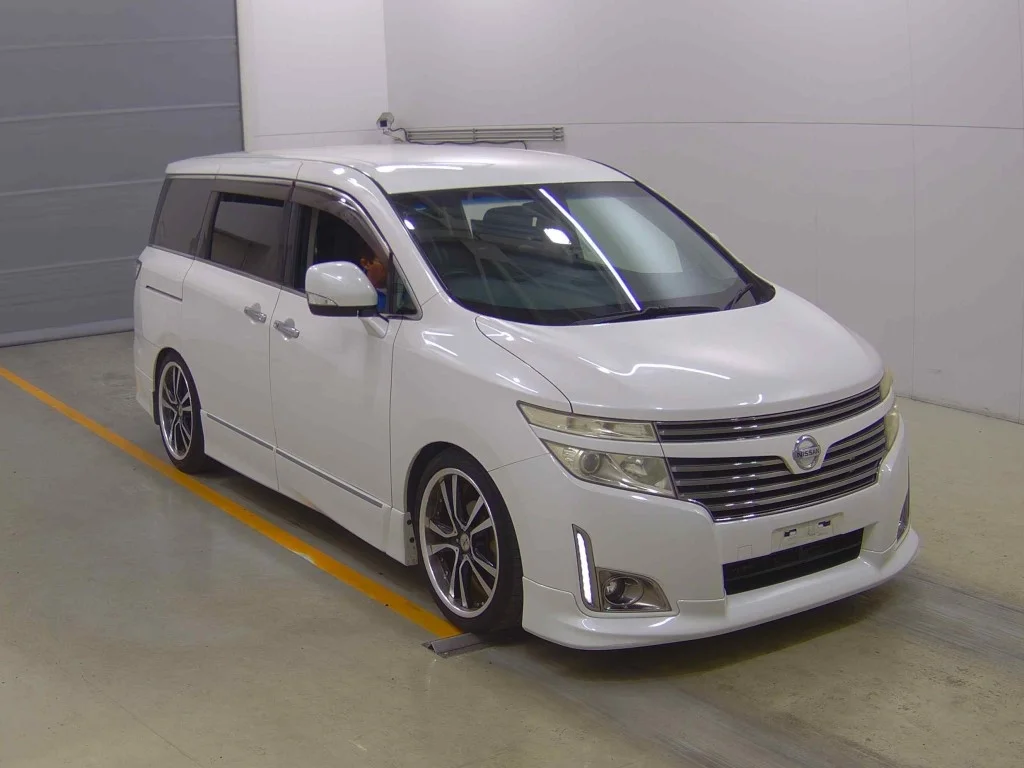 Nissan Elgrand 2011