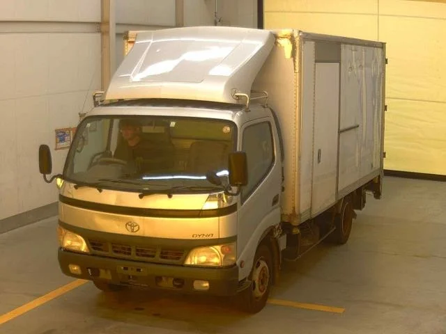Toyota Dyna  с аукциона в Японии