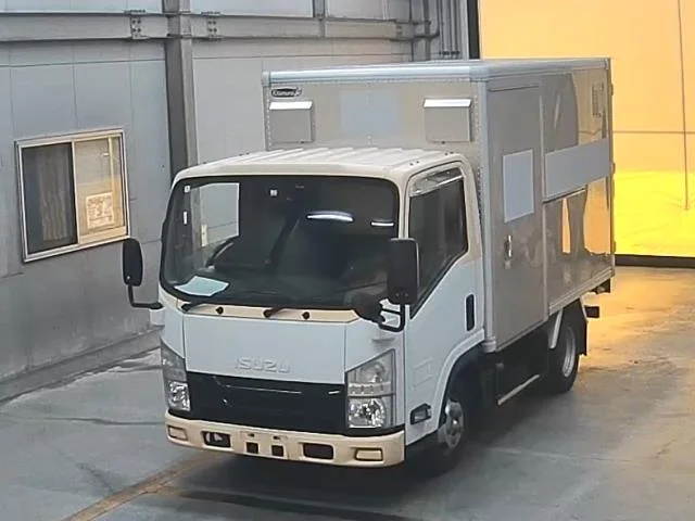 Isuzu Elf 2017