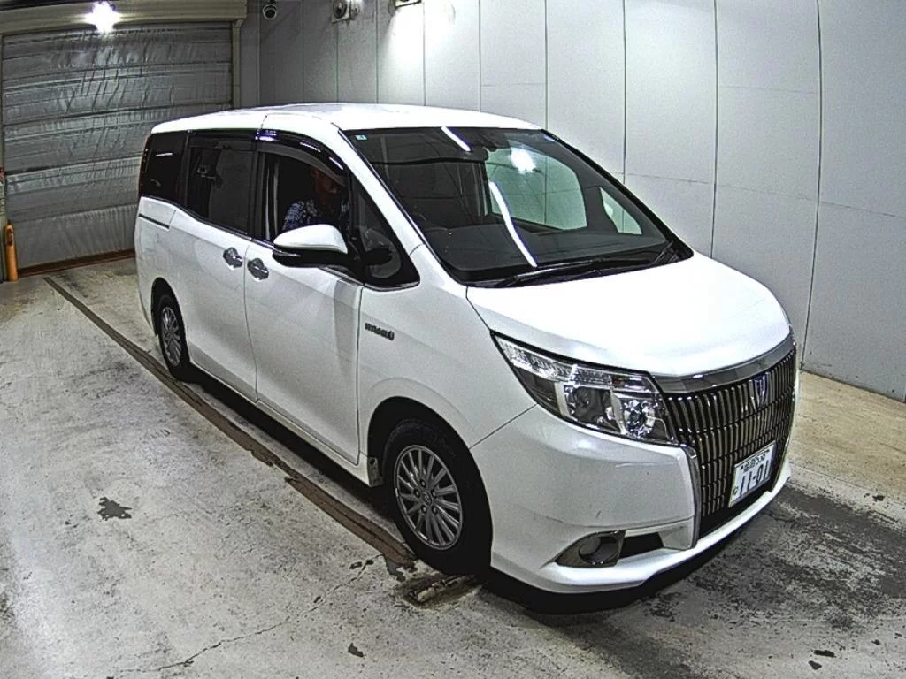 Toyota Esquire 2015