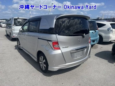 Honda Freed Spike