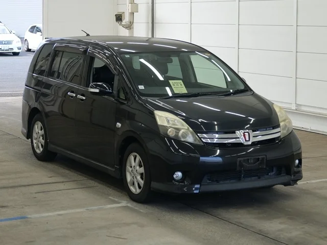 Toyota Isis 2012