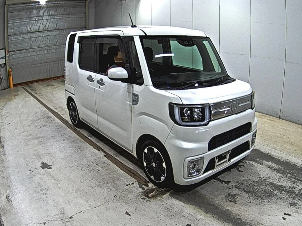Daihatsu Wake 2018