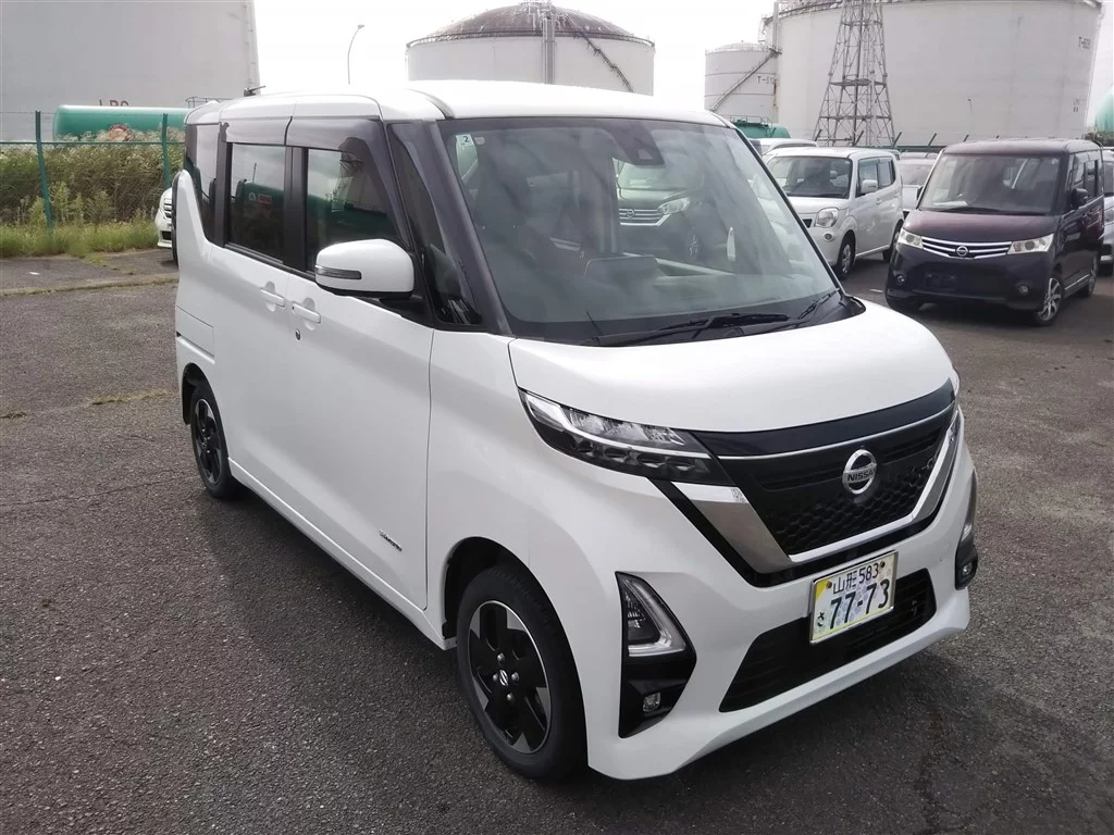 Nissan Roox 2023