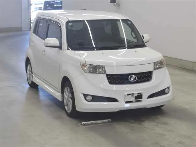 Toyota bB 2010