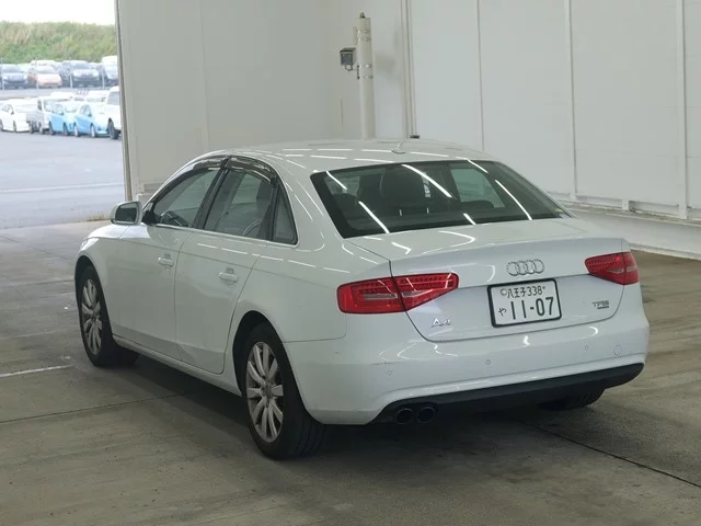 Audi A4  с аукциона в Японии