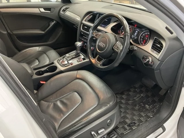 Audi A4  с аукциона в Японии