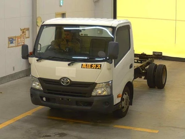 Toyota Dyna  с аукциона в Японии
