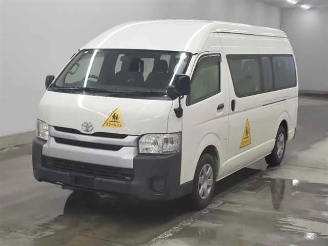 Toyota HiAce  с аукциона в Японии