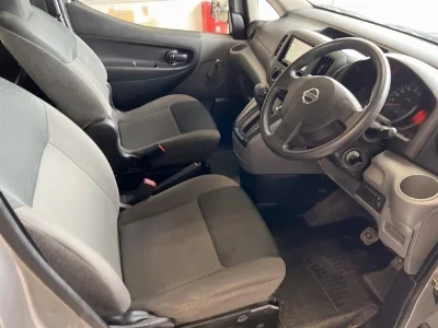 NISSAN NV200