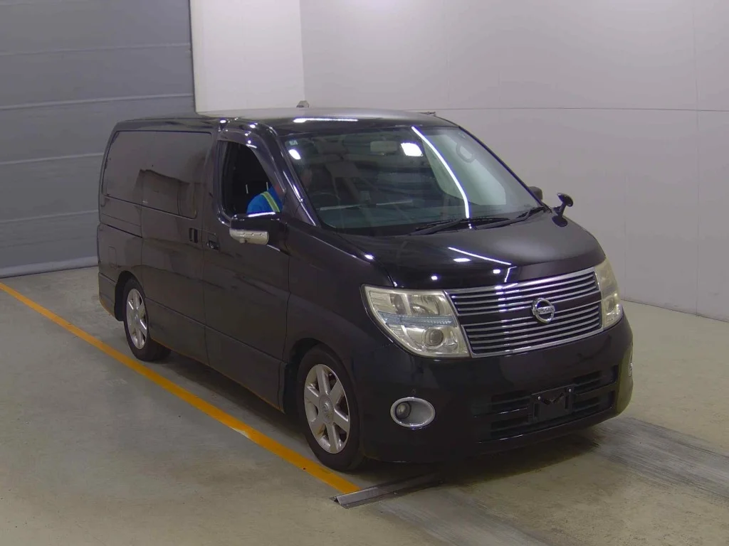 Nissan Elgrand 2010