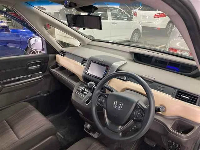 Honda Freed  с аукциона в Японии