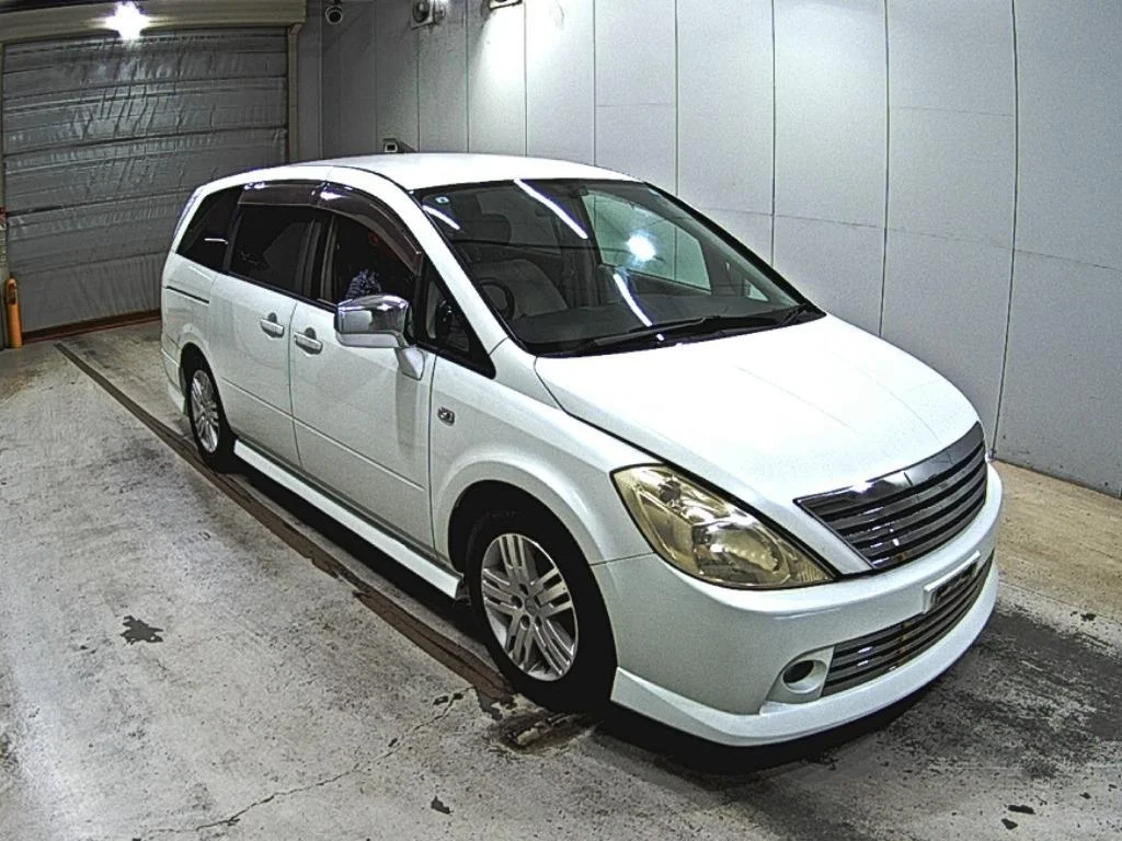 Nissan Presage 2003
