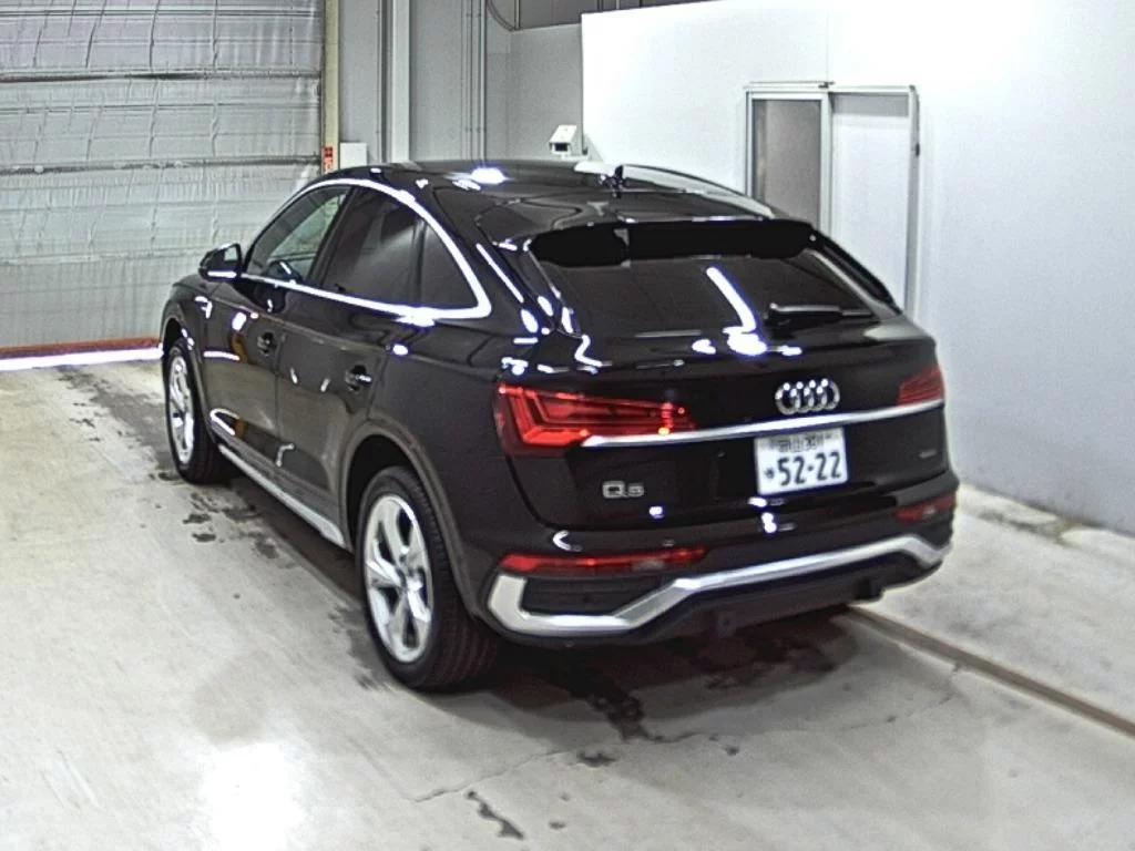 Audi Q5 Sportback  с аукциона в Японии