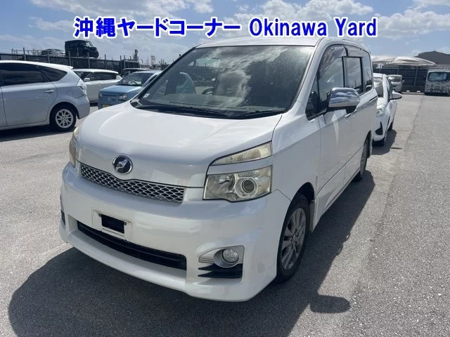 Toyota Voxy 2012