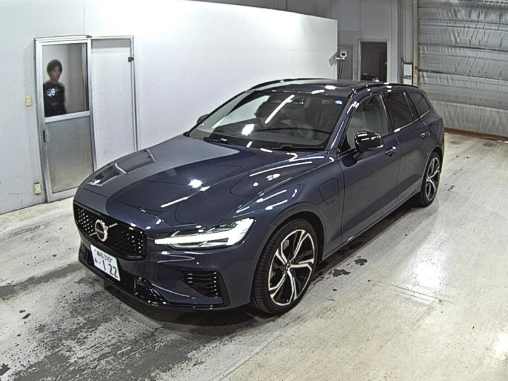 Volvo V60  с аукциона в Японии