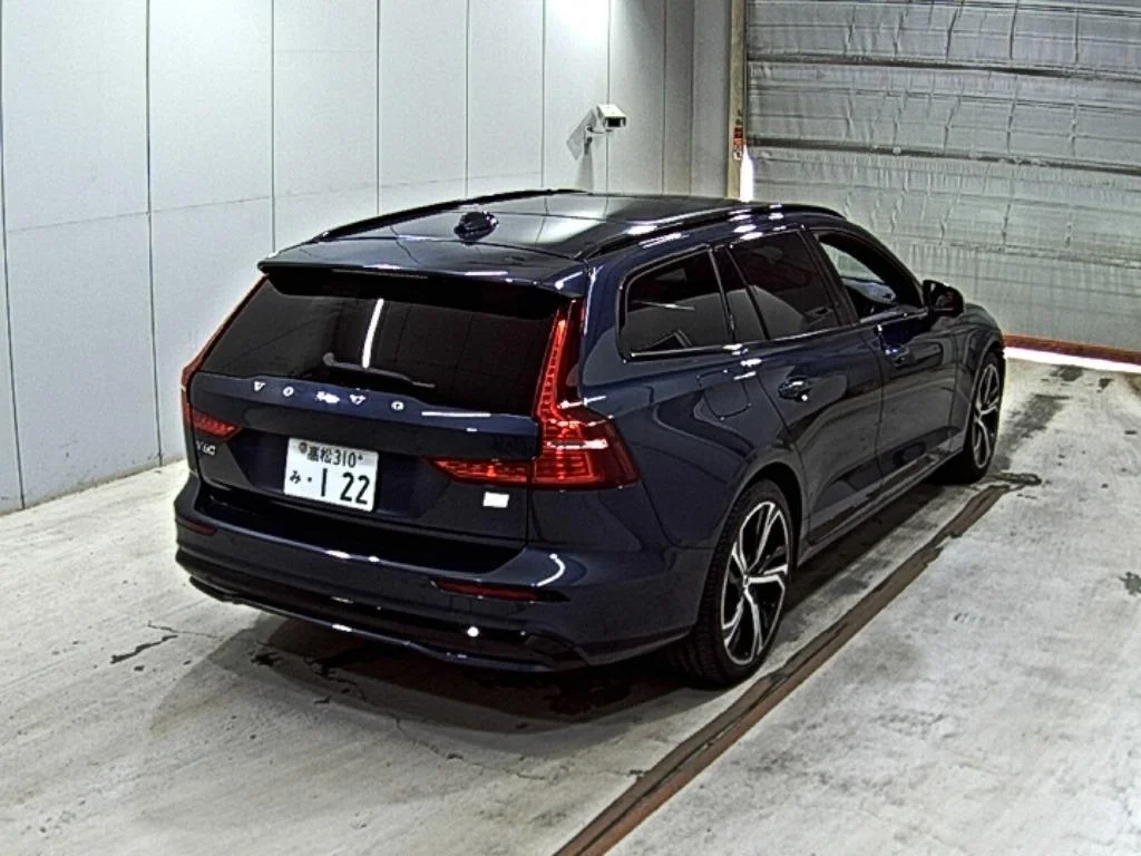 Volvo V60  с аукциона в Японии
