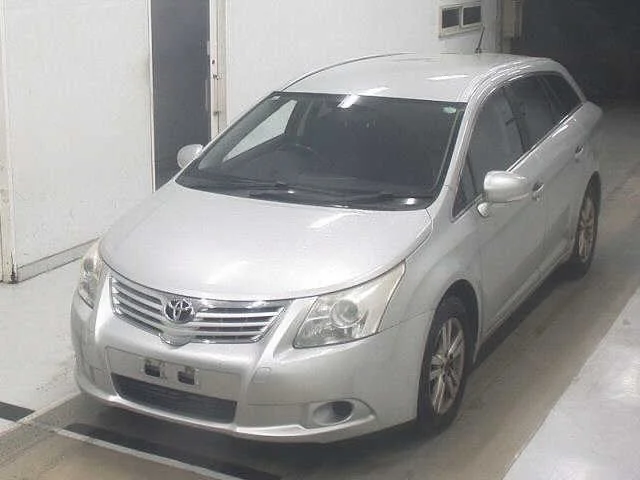Toyota Avensis  с аукциона в Японии