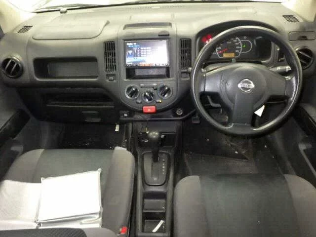 Nissan AD 2018