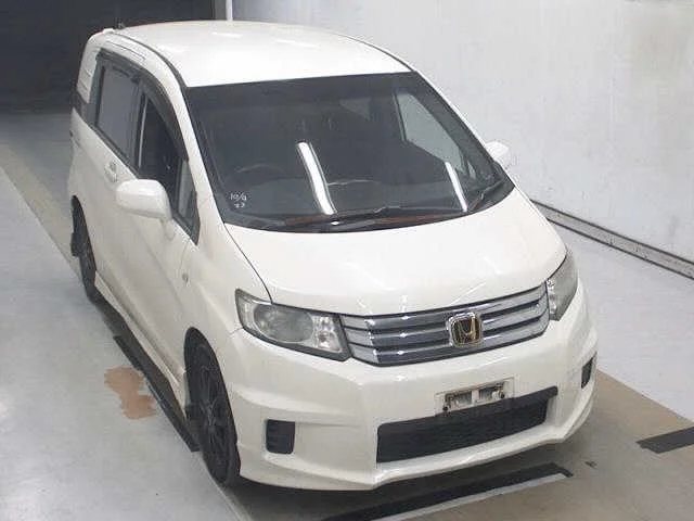 Honda Freed Spike 2011