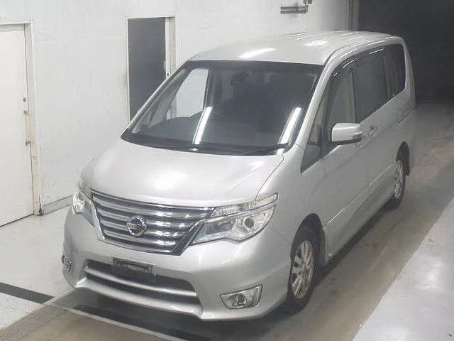 Nissan Serena  с аукциона в Японии
