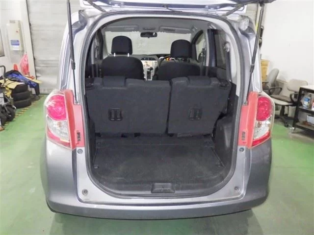 Toyota Ractis 2010