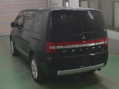 MITSUBISHI DELICA D5