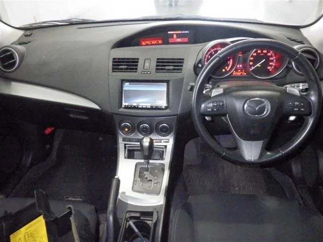 Mazda Axela  с аукциона в Японии