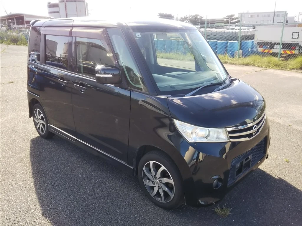 Nissan Roox 2012