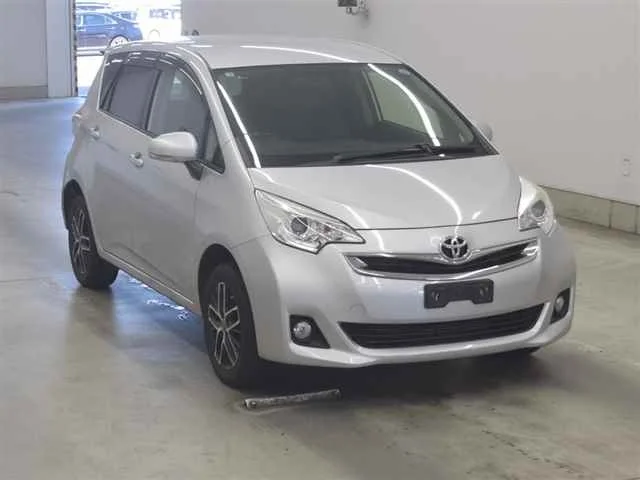Toyota Ractis 2015