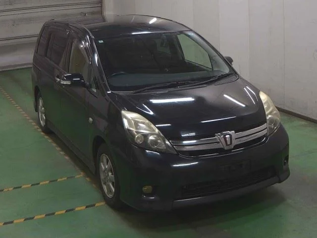 Toyota Isis 2012