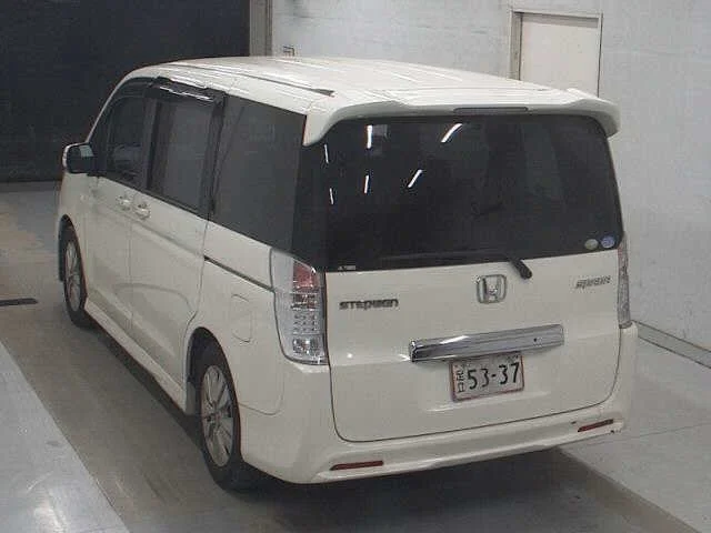 Honda Stepwgn  с аукциона в Японии