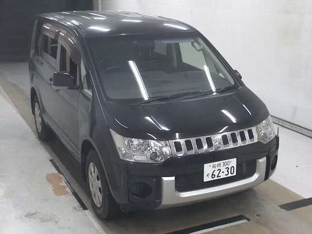 Mitsubishi Delica D:5 2012