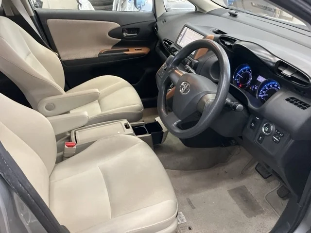 Toyota Wish  с аукциона в Японии