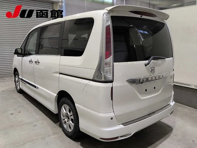 Nissan Serena  с аукциона в Японии
