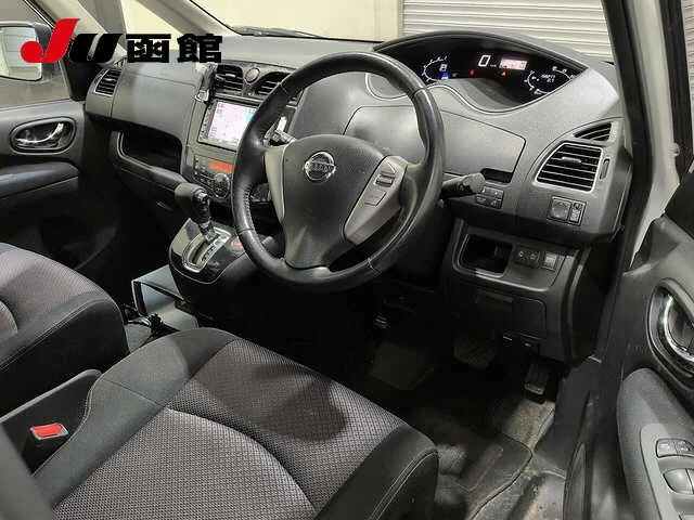 Nissan Serena  с аукциона в Японии